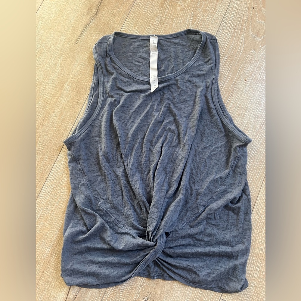 Lululemon workout top